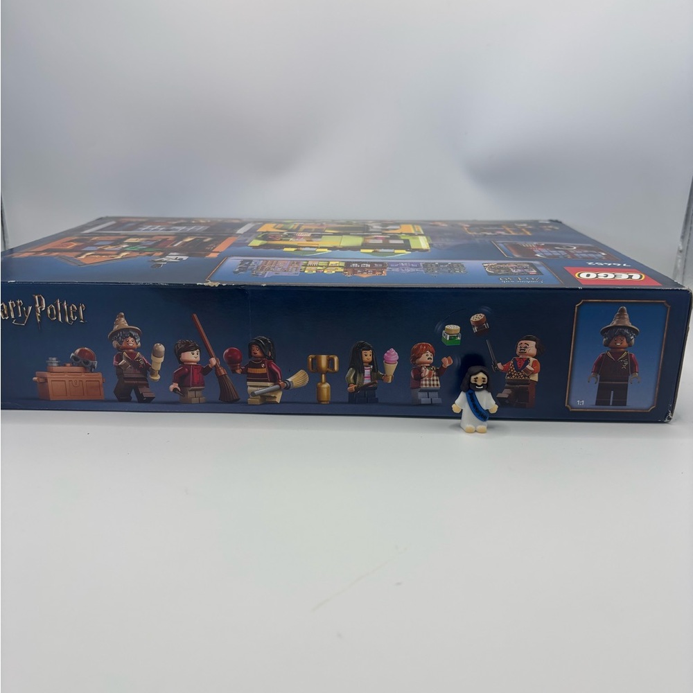 LEGO Harry Potter Quality Qudditch Supples & ice cream parlor. 76452. - Picture 3 of 3